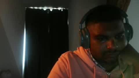 Snapshot of bandusrilanka200 chatting on 10.19.25 bandusrilanka200 online show from 10.19.25
