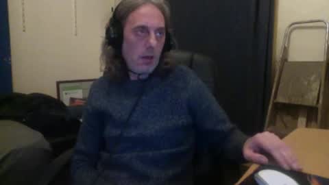 Snapshot of bangintoleather chatting on 10.04.25 bangintoleather online show from 10.04.25