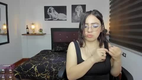 Snapshot of barbara_joness chatting on 10.17.25 Barbara online show from 10.17.25