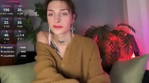 Snapshot of barbie_bi chatting on 01.11.25 My name is Molly. Please say hello I like talking to you. If you have any wishes or obscene desires please use the tip menu online show from 01.11.25