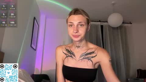 Snapshot of barbie_bi chatting on 09.24.25 My name is Molly. Please say hello I like talking to you. If you have any wishes or obscene desires please use the tip menu online show from 09.24.25