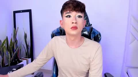 Snapshot of barbie_boy_ chatting on 01.08.26 I work from home this is my room 3 online show from 01.08.26