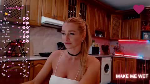 Snapshot of barbie_kiss1 chatting on 12.21.24 barbie online show from 12.21.24