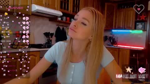 Snapshot of barbie_kiss1 chatting on 01.16.25 barbie online show from 01.16.25