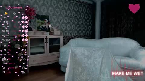 Snapshot of barbie_kiss1 chatting on 01.28.25 barbie online show from 01.28.25