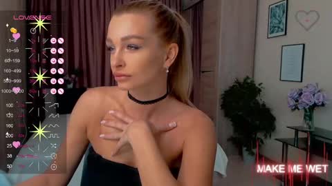 Snapshot of barbie_kiss1 chatting on 03.07.25 barbie online show from 03.07.25