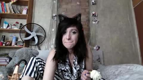 Snapshot of barbie_rococo chatting on 05.17.26 barbie_rococo online show from 05.17.26
