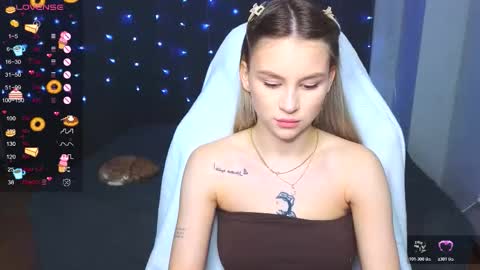 Snapshot of barbieee_doll chatting on 02.01.26 Eva online show from 02.01.26