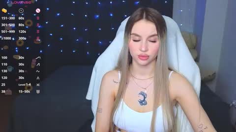 Snapshot of barbieee_doll chatting on 02.16.26 Eva online show from 02.16.26