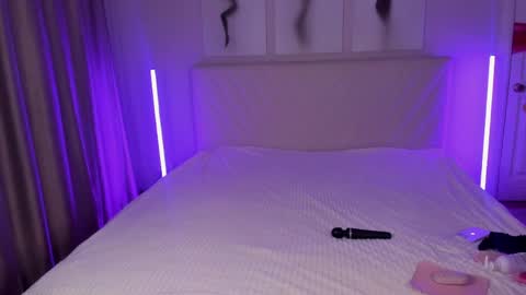  Emma online show from 04.12.26