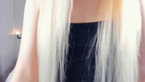 Snapshot of barbimia chatting on 04.09.26 Mia online show from 04.09.26