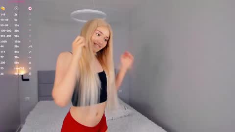 Snapshot of barbimia chatting on 04.15.26 Mia online show from 04.15.26