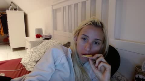 Lena online show from 10.04.25