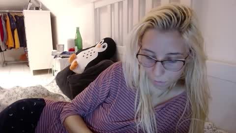 Lena online show from 10.06.25