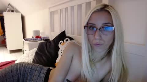 Lena online show from 10.08.25