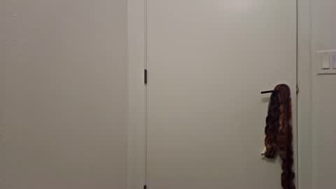 Snapshot of barrhshk chatting on 11.19.25 barrhshk online show from 11.19.25