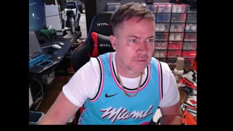 Snapshot of basketballjerseygang chatting on 11.17.25 Jordan online show from 11.17.25