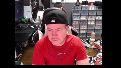 Snapshot of basketballjerseygang chatting on 11.21.25 Jordan online show from 11.21.25