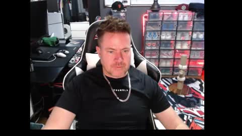 Snapshot of basketballjerseygang chatting on 11.22.25 Jordan online show from 11.22.25