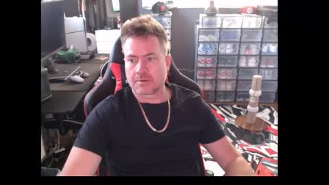 Snapshot of basketballjerseygang chatting on 11.22.25 Jordan online show from 11.22.25