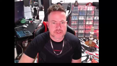 Snapshot of basketballjerseygang chatting on 11.27.25 Jordan online show from 11.27.25