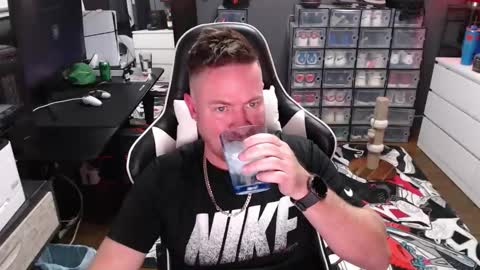 Snapshot of basketballjerseygang chatting on 11.29.25 Jordan online show from 11.29.25