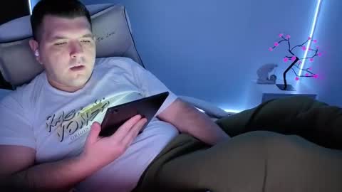 Snapshot of basystem8 chatting on 12.19.25 BASY online show from 12.19.25