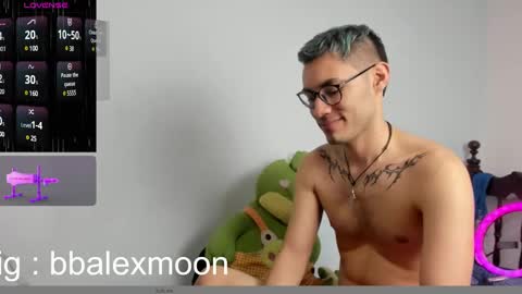 alex independent model   ig bbalexmoon online show from 12.25.24