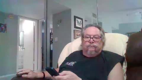 Single Grandpa in Florida. Love to C2C and have Fun Privately online show from 01.12.26