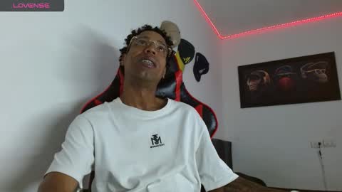 Snapshot of bbc_blaack chatting on 09.08.25 bbc online show from 09.08.25