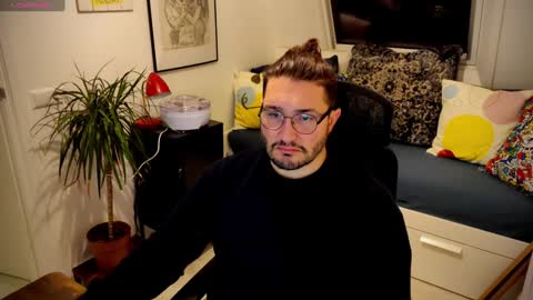 Snapshot of bbking1980 chatting on 12.01.24 CallMeDaddy online show from 12.01.24