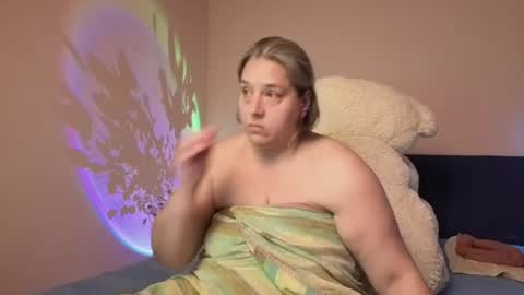Snapshot of bbw_goddes chatting on 06.20.26 Love online show from 06.20.26