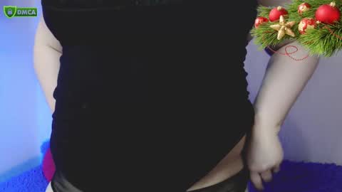 Snapshot of bbw_molly chatting on 12.16.25 Molly online show from 12.16.25