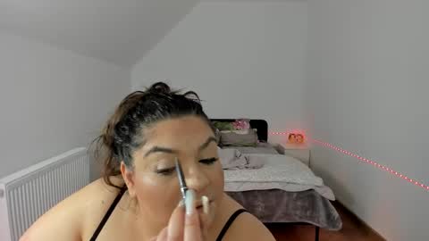 EvaEmi online show from 10.27.25