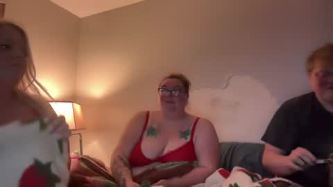 Snapshot of bbwqueen216 chatting on 07.12.26 bbwqueen216 online show from 07.12.26