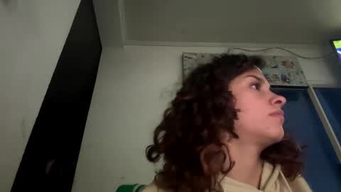 Sara  Juan online show from 10.25.25