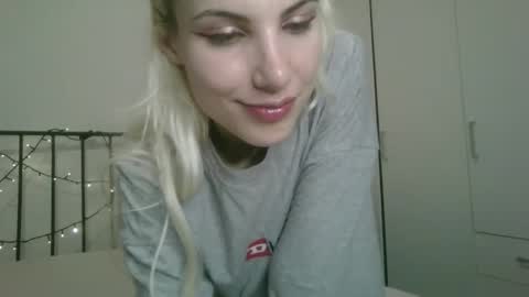 Snapshot of bea_trix77 chatting on 02.04.25 Yours sweet Bea 3 online show from 02.04.25