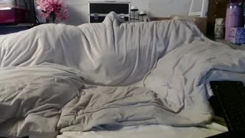 Snapshot of beachymilf chatting on 06.16.26 BeachyMILF online show from 06.16.26