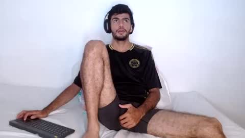 Snapshot of bear_97s chatting on 06.18.26 Pipe online show from 06.18.26