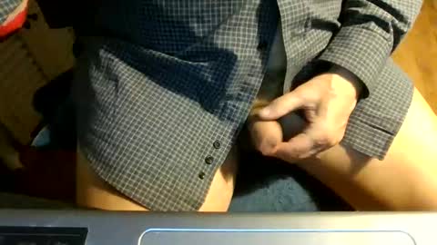 Snapshot of beara_cuda chatting on 02.18.26 beara_cuda online show from 02.18.26