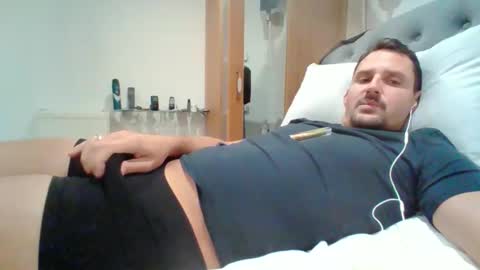 Snapshot of bearboudior chatting on 11.10.25 bearboudior online show from 11.10.25