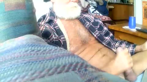 Snapshot of beardbushy chatting on 01.26.25 beardbushy online show from 01.26.25