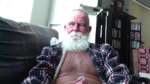 Snapshot of beardbushy chatting on 09.09.25 beardbushy online show from 09.09.25