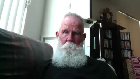 Snapshot of beardbushy chatting on 09.11.25 beardbushy online show from 09.11.25