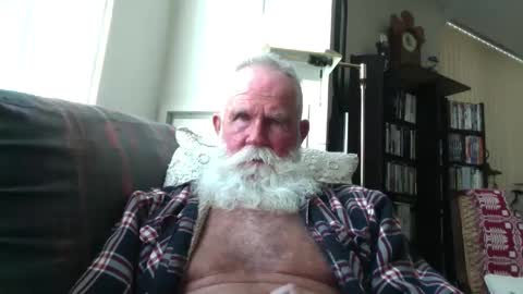 Snapshot of beardbushy chatting on 09.21.25 beardbushy online show from 09.21.25