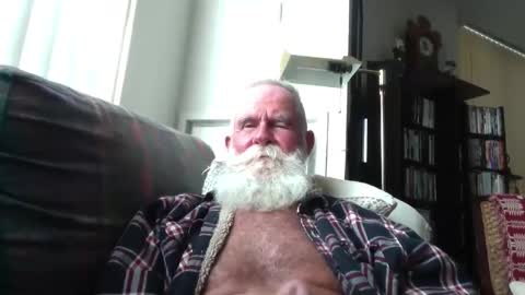 Snapshot of beardbushy chatting on 09.22.25 beardbushy online show from 09.22.25