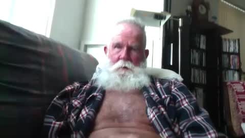 Snapshot of beardbushy chatting on 09.23.25 beardbushy online show from 09.23.25
