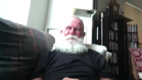 Snapshot of beardbushy chatting on 09.27.25 beardbushy online show from 09.27.25