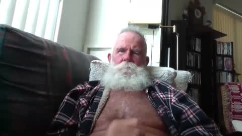 Snapshot of beardbushy chatting on 10.02.25 beardbushy online show from 10.02.25
