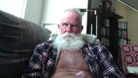 Snapshot of beardbushy chatting on 10.04.25 beardbushy online show from 10.04.25